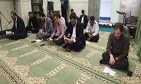  مراسم پرفیض زیارت عاشورا در نمازخانه شبکه بهداشت و درمان شهرستان شهریار، برگزار شد