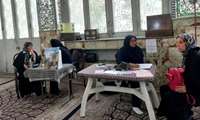 برپایی میز خدمت در صحن مقدس امامزاده اسماعیل به مناسبت هفته ملی جمعیت