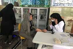 استقرار تیم مراقبت بهداشتی در امامزاده اسماعیل شهرستان شهریار به مناسبت هفته سلامت بانوان
