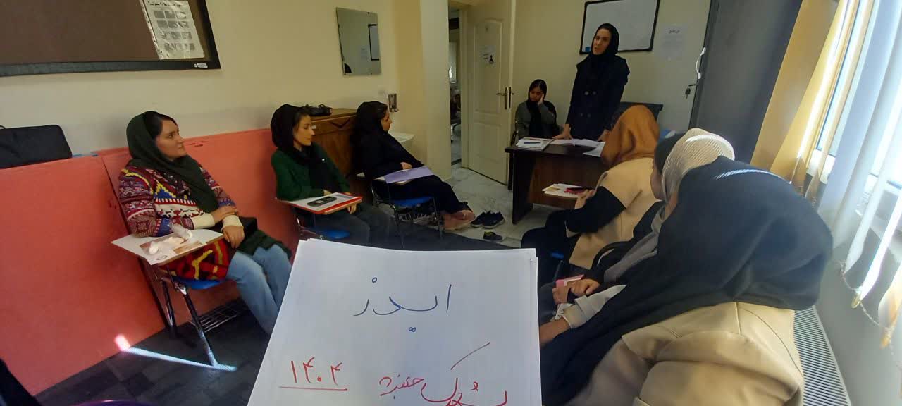 خدمات آموزشی و مشاوره‌ رایگان HIV توسط کارشناسان مرکز مشاوره بیماری های رفتاری شبکه در پایگاه سلامت شهرک جعفریه شهریار 