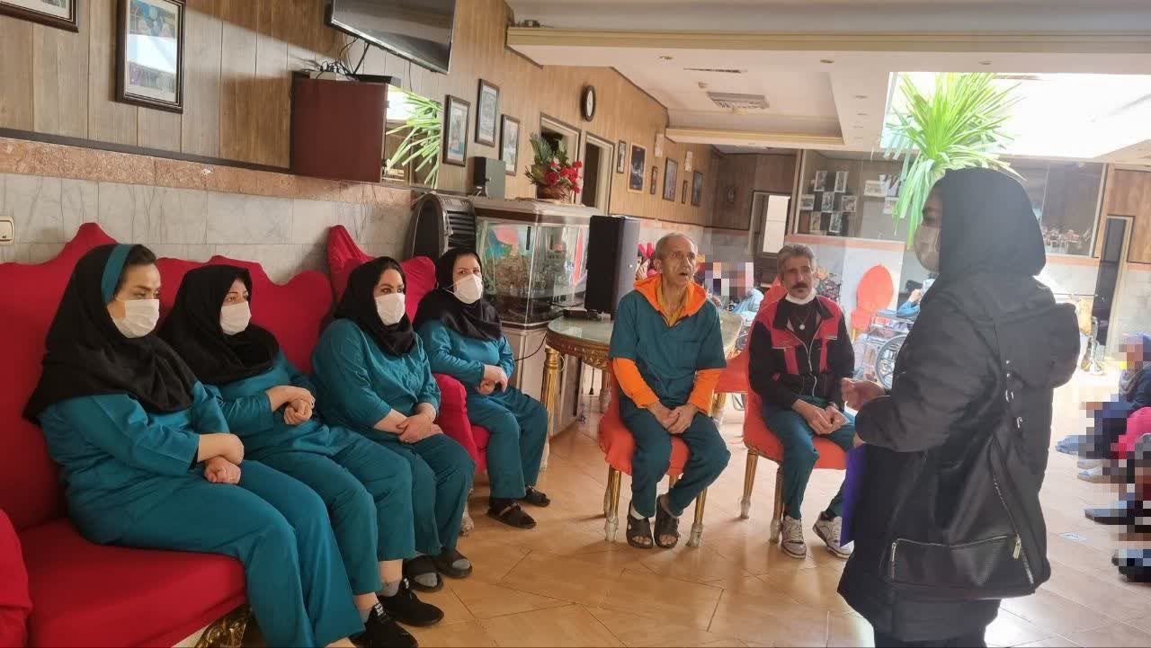بازدید کارشناسان شبکه بهداشت و درمان شهریار از آسایشگاه‌های نگهداری سالمندان در منطقه خادم‌آباد