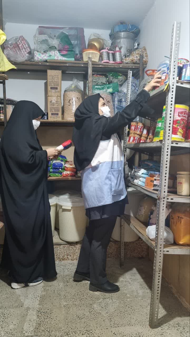 بازدید و نظارت شبکه بهداشت و درمان بر مراکز نگهداری سالمندان و معلولین