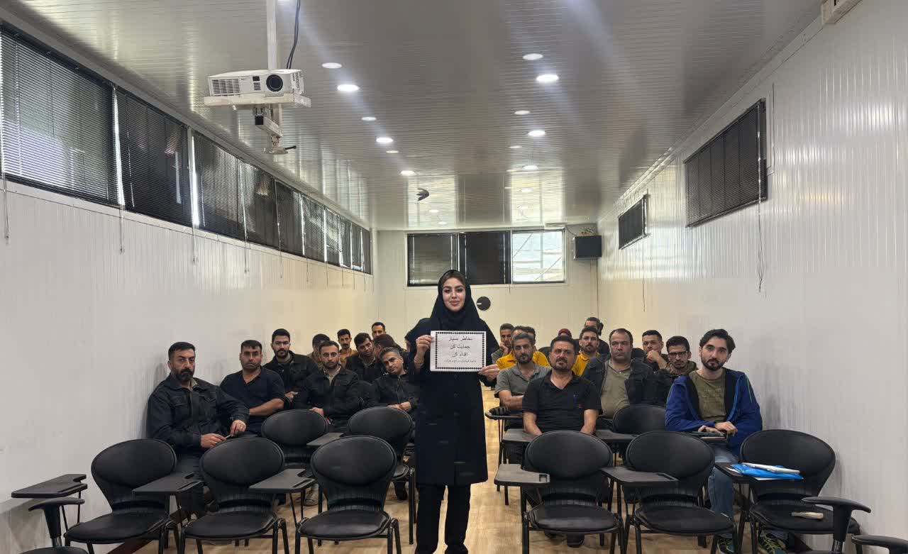 کارگاه تخصصی «خودمراقبتی سازمانی» با هدف ارتقای تاب‌آوری کارکنان شرکت بافت و تکمیل پوشان برگزار شد