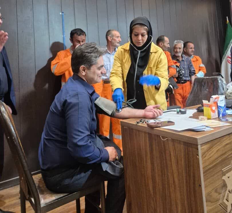  اجرای برنامه سلامت کارکنان «خودمراقبتی سازمانی» خدمات و مراقبت های بهداشتی به کارکنان شهرداری شاهدشهر