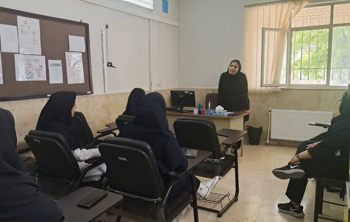 برگزاری دوره آموزشی خودمراقبتی برای پرسنل اصیل آباد با تاکید بر سلامت روان