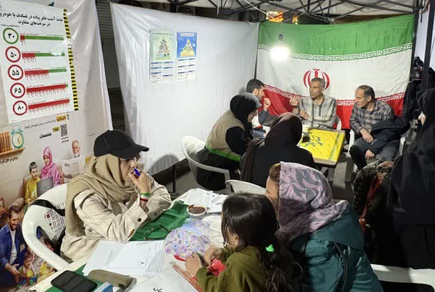 ارائه خدمات سلامت به شهروندان در تجمعات شبانه شهریار با استقرار موکب سلامت در شامگاه چهارم اردیبهشت 