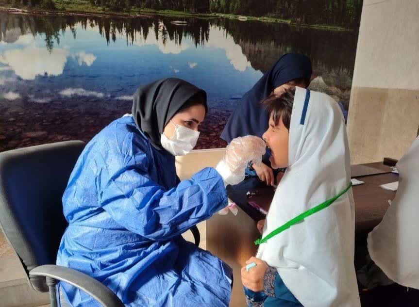 تداوم نظارت بر سلامت دانش‌آموزان در دوران تعطیلی مدارس؛ اجرای گسترده طرح وارنیش‌تراپی در شهرستان شهریار