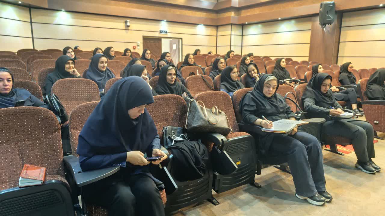 برگزاری دومین جلسه هماهنگی برنامه‌های سلامت خانواده و جمعیت در شبکه بهداشت و درمان شهریار