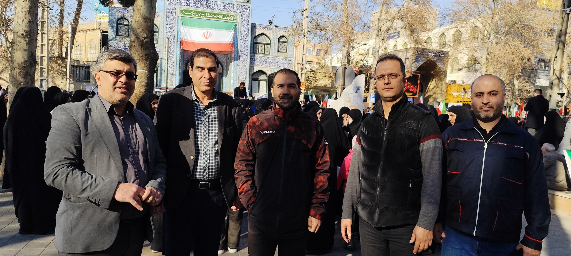 حضور جمعی از مسئولین و کارکنان شبکه و درمان شهریار در  اجتماع مردمی در محکومیت اغتشاشات و نا آرامی های اخیر