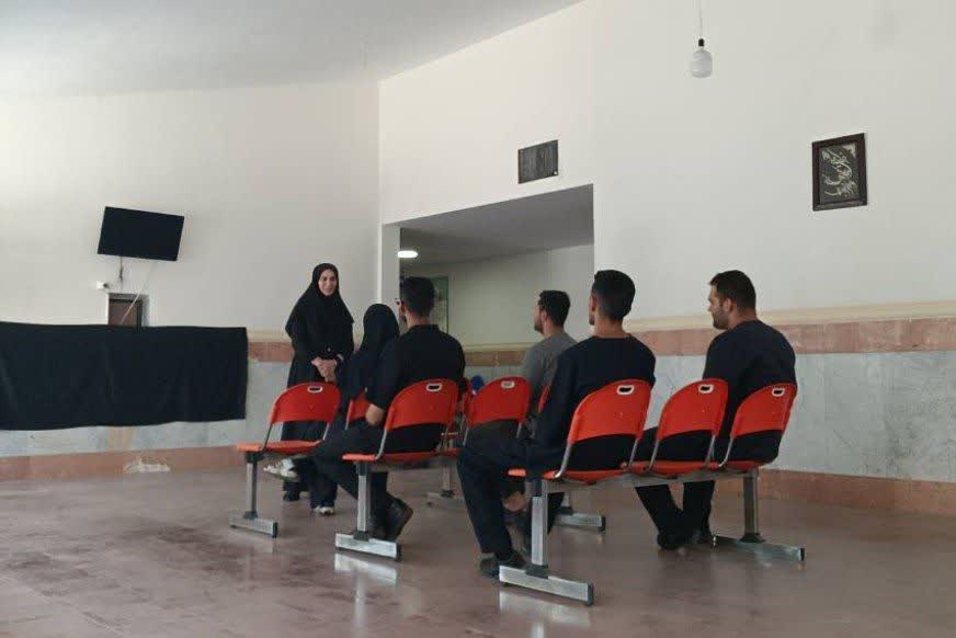 با هدف ترویج سبک زندگی سالم و ارتقای سواد سلامت؛ جلسه آموزشی «پیشگیری از مصرف دخانیات» در پرندک برگزار شد