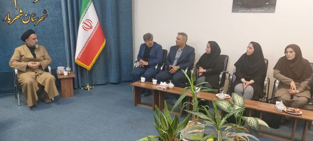 دیدار مدیر شبکه بهداشت و درمان شهریار با حجت‌الاسلام والمسلمین حاج‌آقا حسینی نوری، امام جمعه شهرستان شهریار