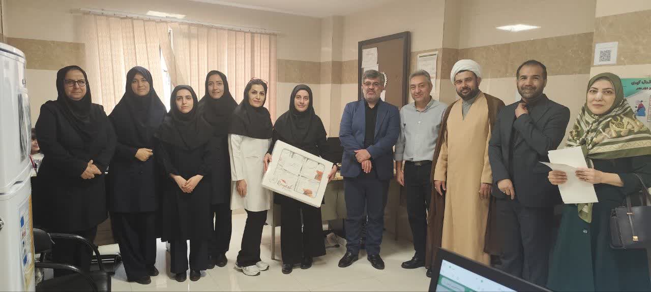 تقدیر از ۱۵ مادر باردار شاغل در شبکه بهداشت و درمان شهریار همزمان با آغاز هفته ملی جمعیت