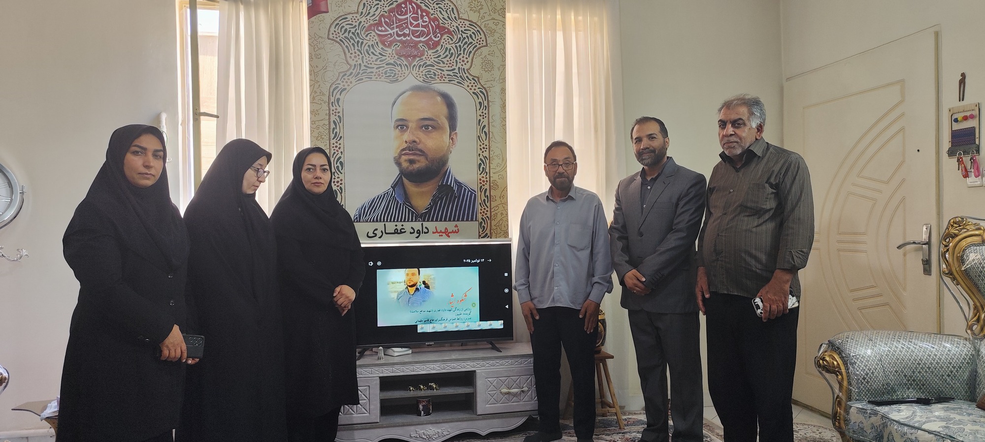 تجدید میثاق با شهدای سلامت در سالروز فتح خرمشهر؛ از دیدار با خانواده شهید غفاری تا غبارروبی مزار در بهشت‌زهرا(س)