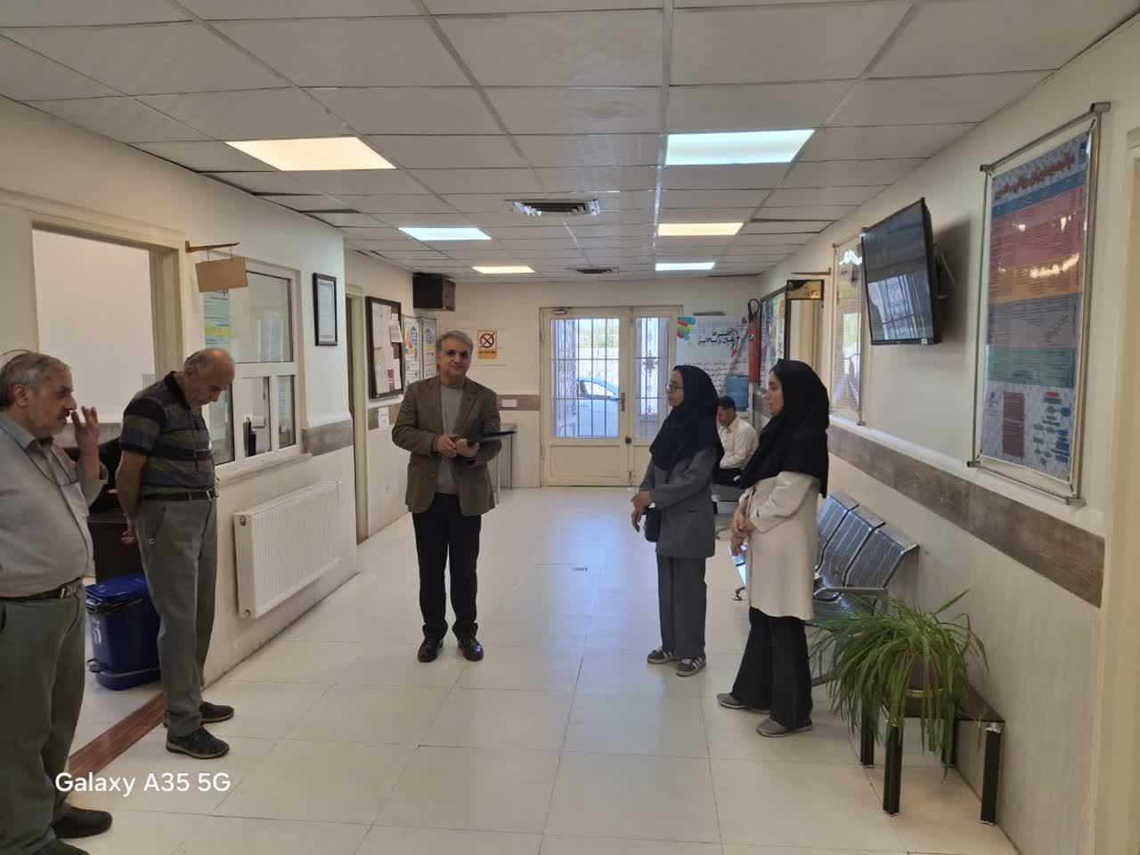 بازدید مشترک کارشناسان شبکه بهداشت و درمان و اداره بیمه سلامت شهریار از مراکز مجری برنامه بیمه روستایی 