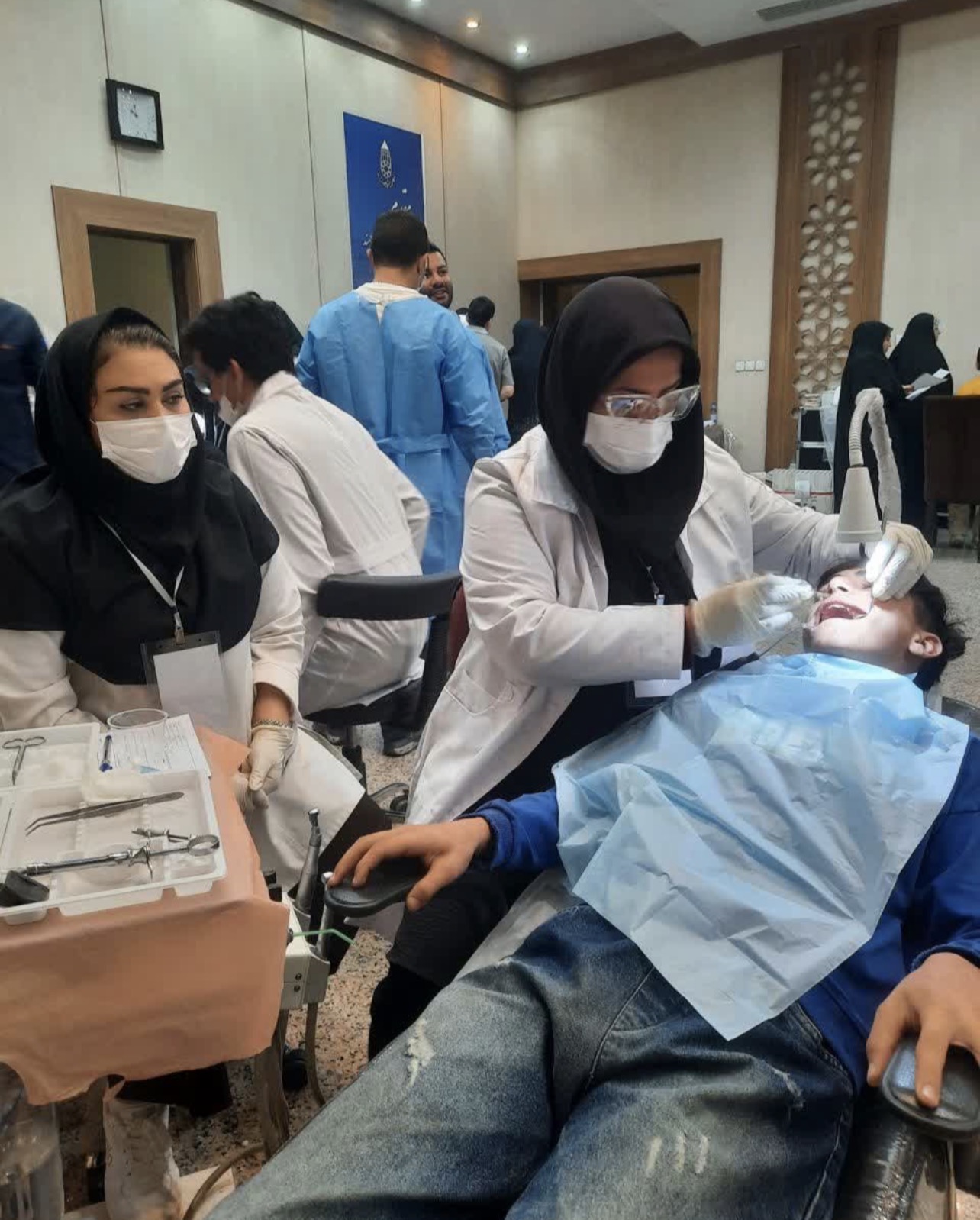 حضور تیم سلامت دهان و دندان شبکه بهداشت و درمان شهریار در اردوی جهادی درمانی غرب کشور در همدان