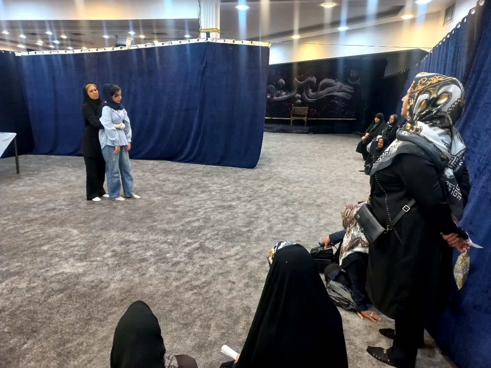 میز خدمت شبکه بهداشت شهریار با محوریت آموزش احیای قلبی-ریوی اطفال برگزار شد 